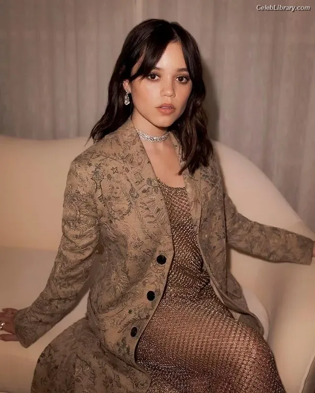 Jenna Ortega photo 8 of 5476