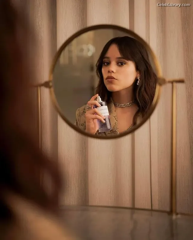 Jenna Ortega photo 9 of 5476