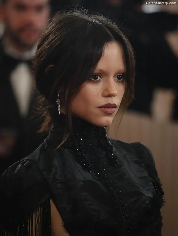 Jenna Ortega photo 6 of 5476