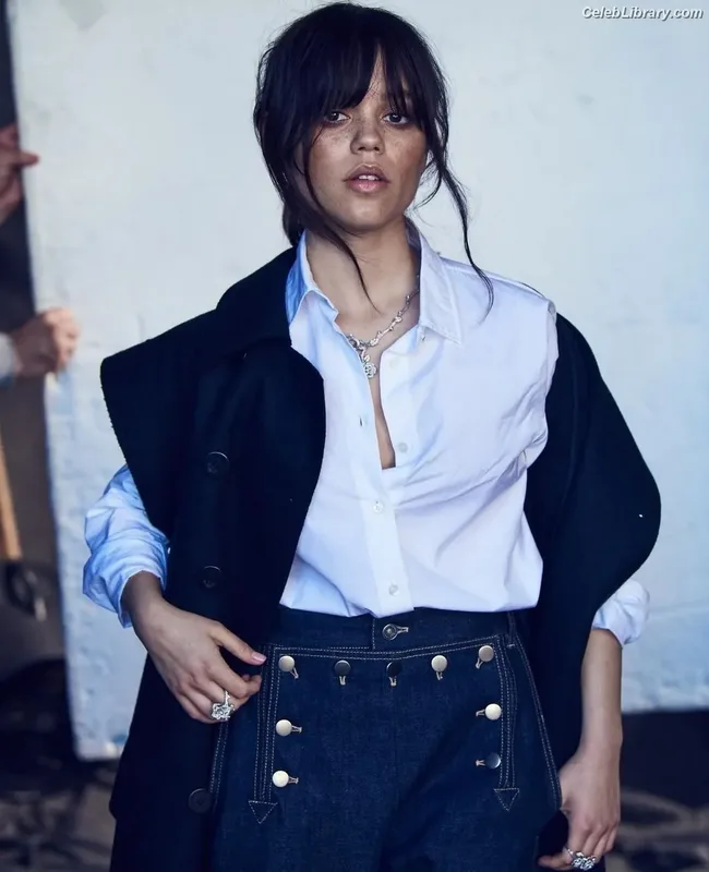 Jenna Ortega photo 4 of 5476