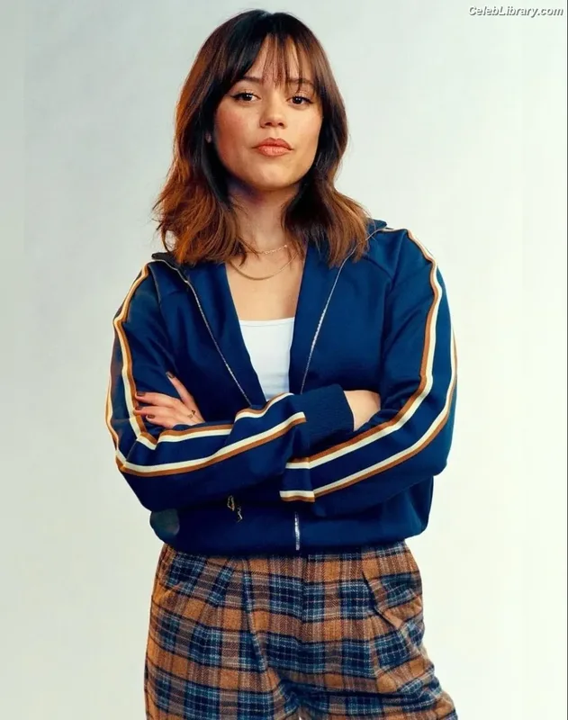 Jenna Ortega photo 1 of 5476
