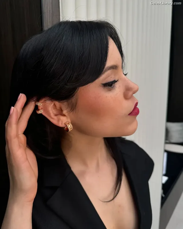 Jenna Ortega photo 17 of 5476