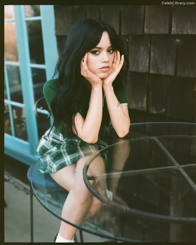 Jenna Ortega photo 6 of 5476