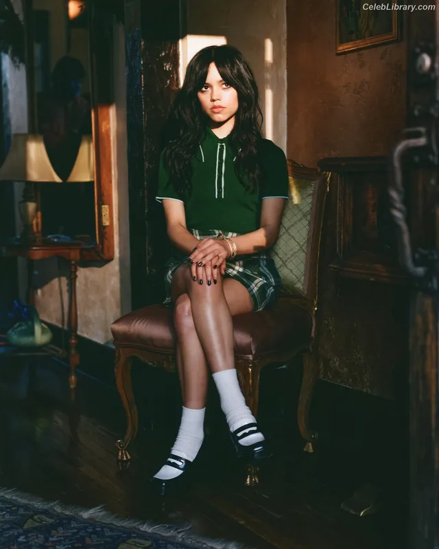 Jenna Ortega photo 17 of 5476