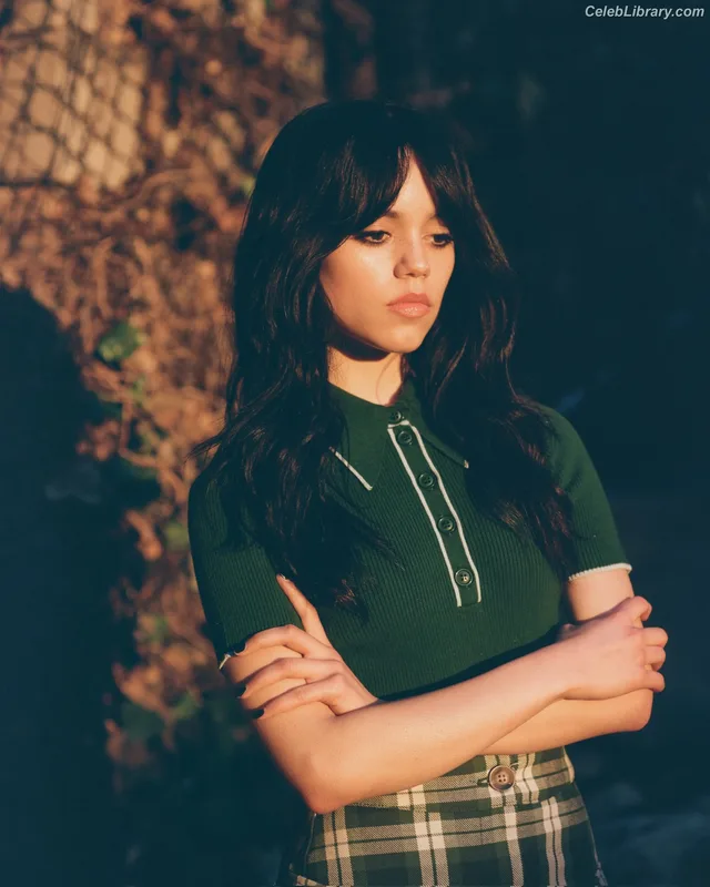 Jenna Ortega photo 22 of 5476