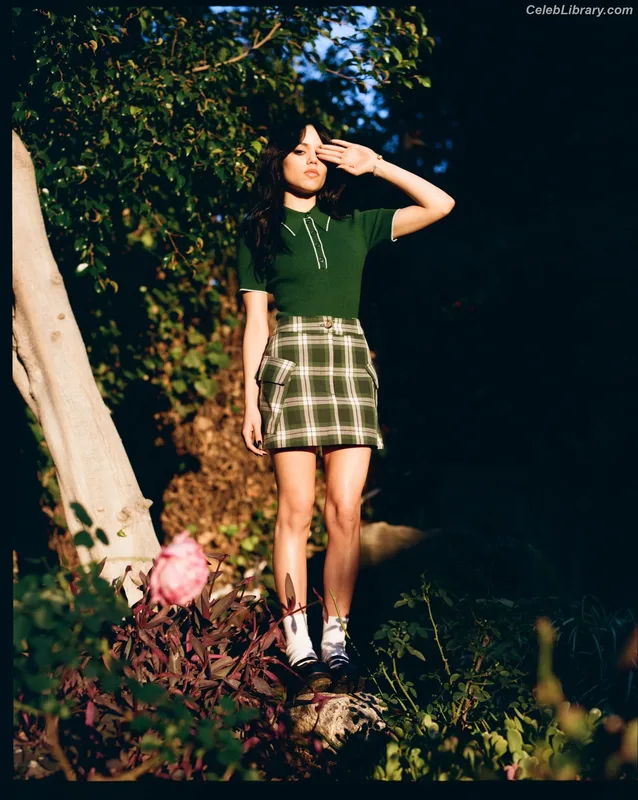 Jenna Ortega photo 2 of 5476