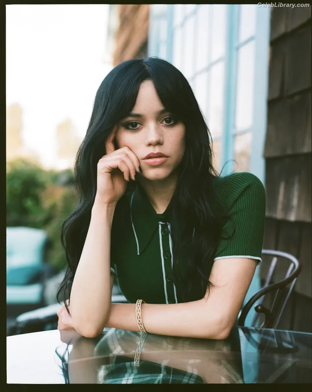 Jenna Ortega photo 7 of 5476