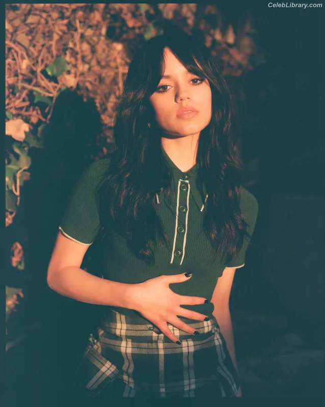 Jenna Ortega photo 16 of 5476
