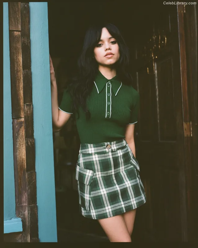 Jenna Ortega photo 7 of 5476