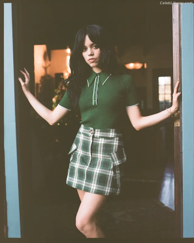 Jenna Ortega photo 10 of 5476
