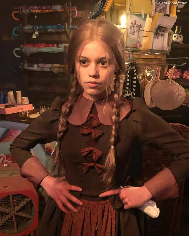 Jenna Ortega photo 22 of 5476