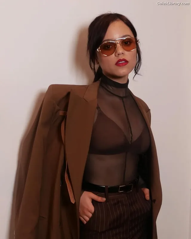 Jenna Ortega photo 4 of 5476