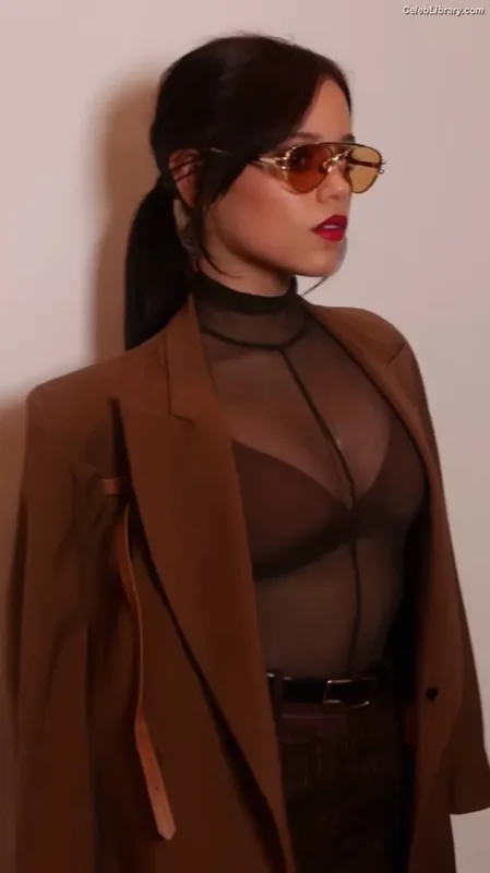 Jenna Ortega photo 7 of 5476