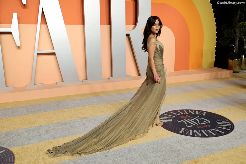Jenna Ortega photo 8 of 5476