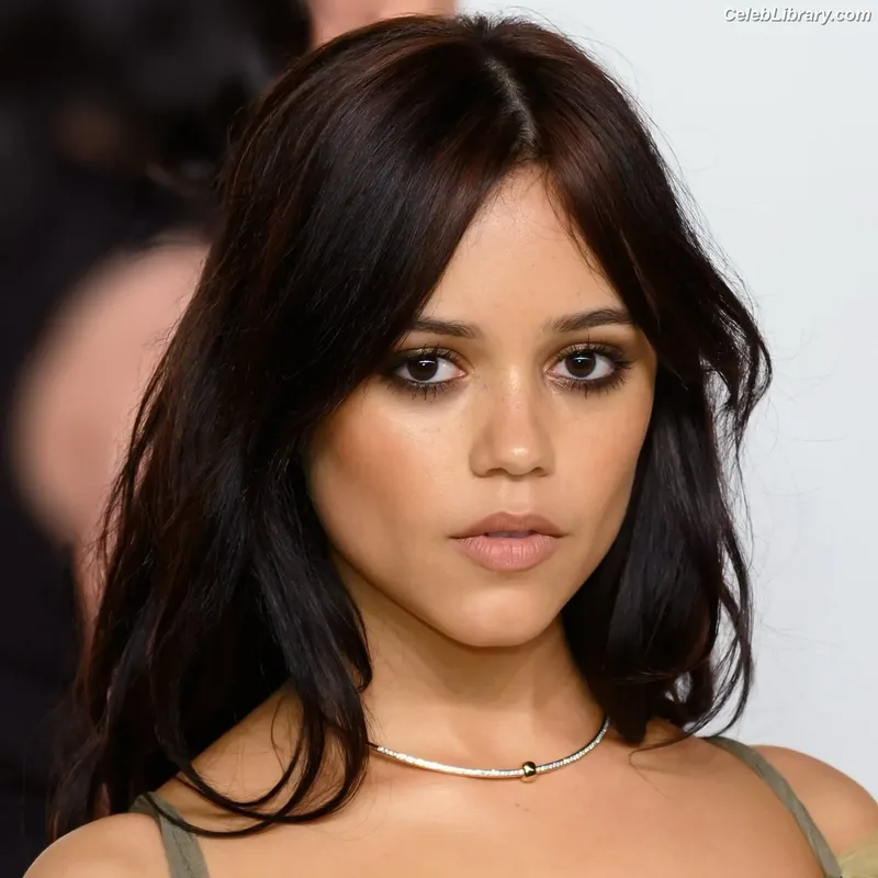 Jenna Ortega photo 13 of 5476