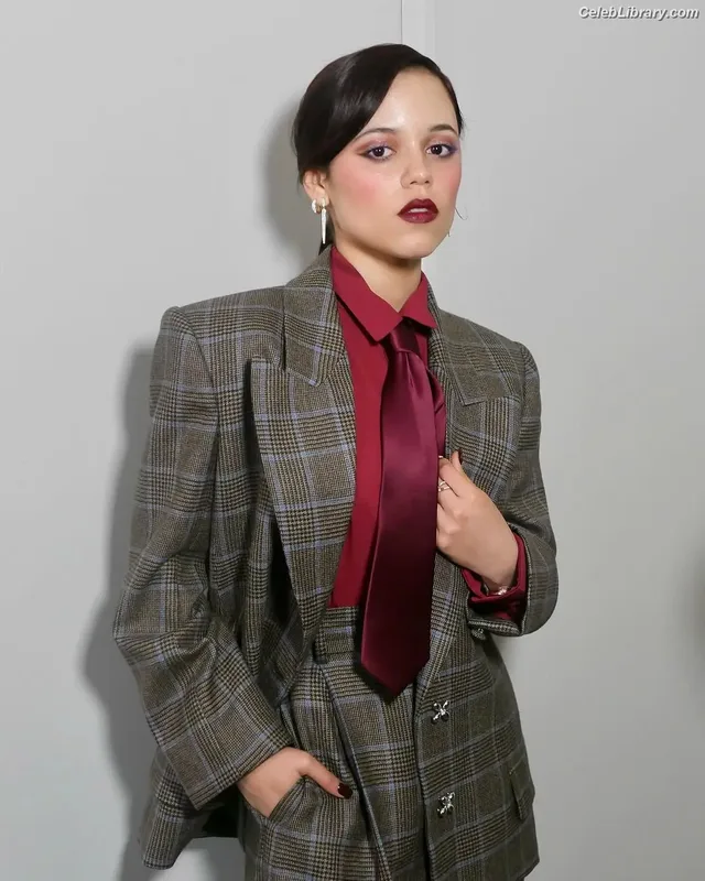 Jenna Ortega photo 19 of 5476
