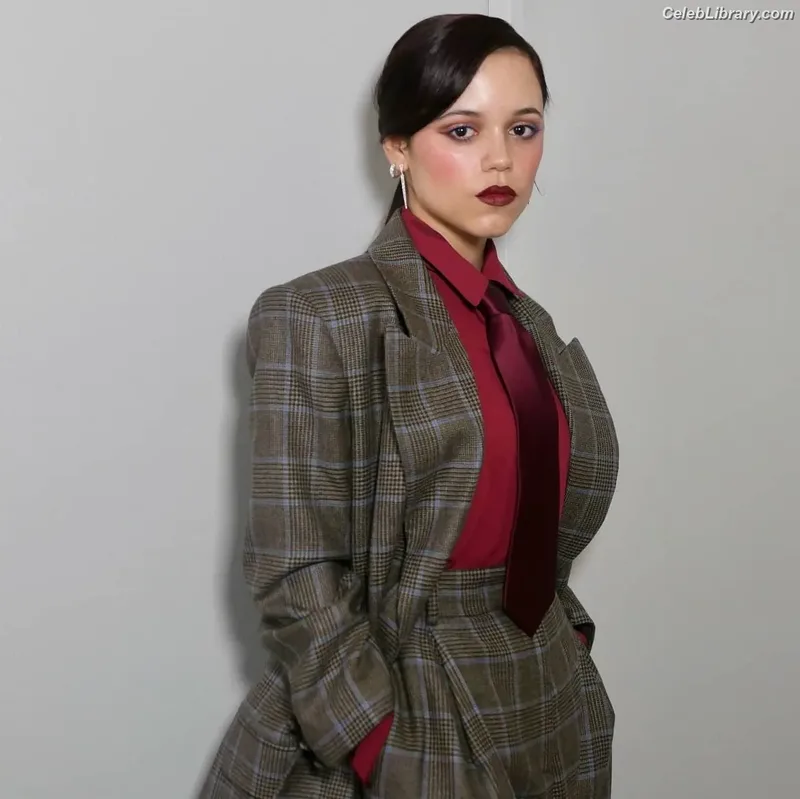 Jenna Ortega photo 23 of 5476