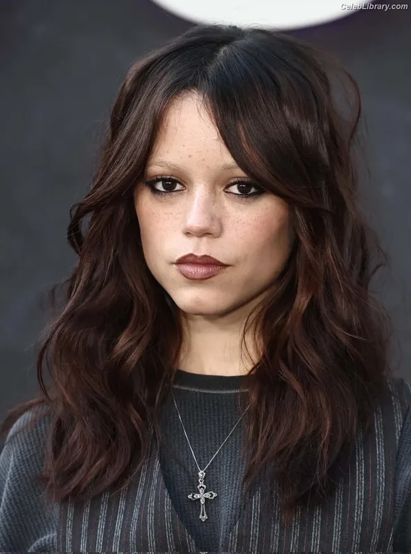 Jenna Ortega photo 3 of 5476