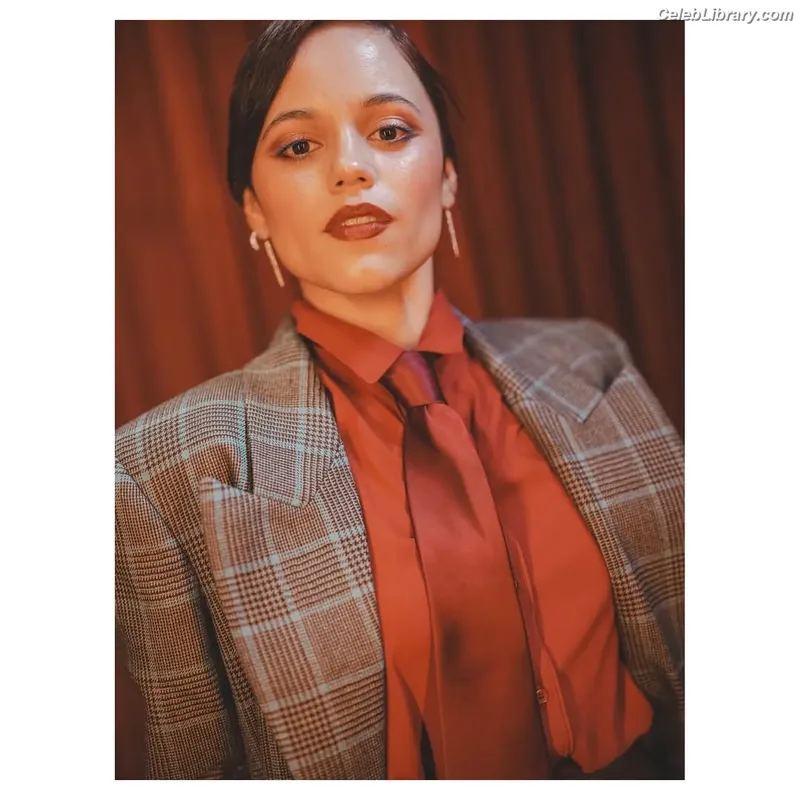 Jenna Ortega photo 14 of 5476