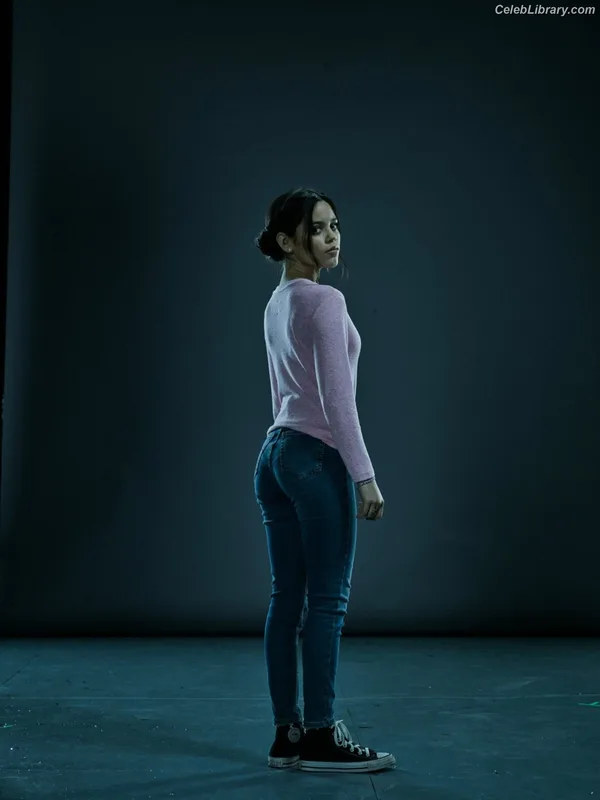 Jenna Ortega photo 17 of 5476