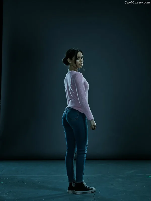 Jenna Ortega photo 19 of 5476