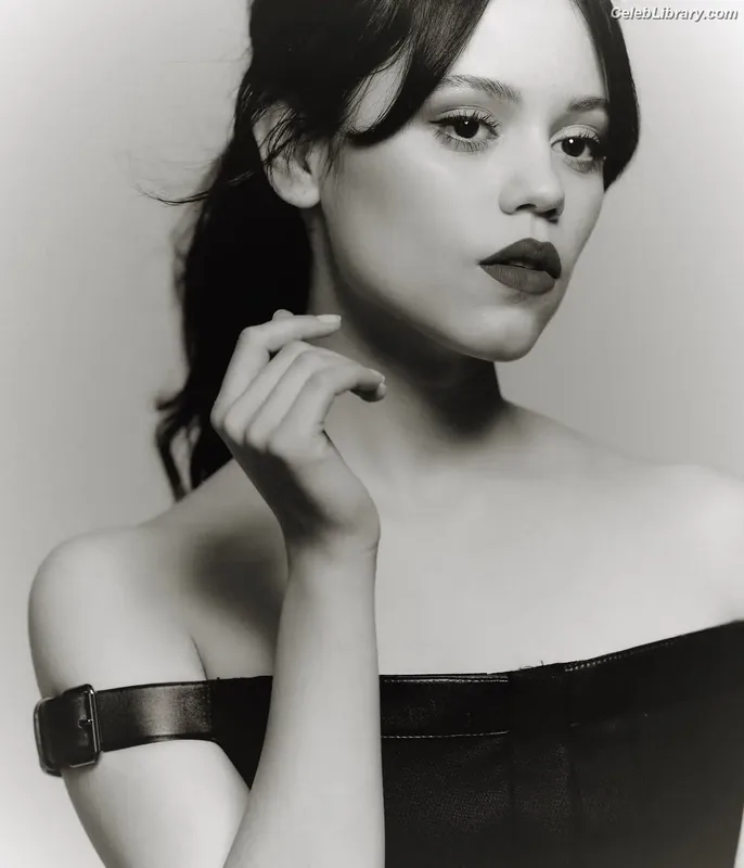 Jenna Ortega photo 7 of 5476