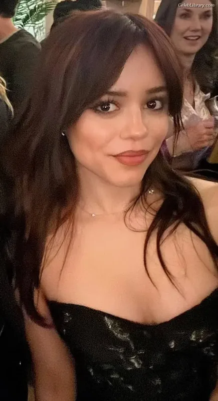 Jenna Ortega photo 8 of 5476