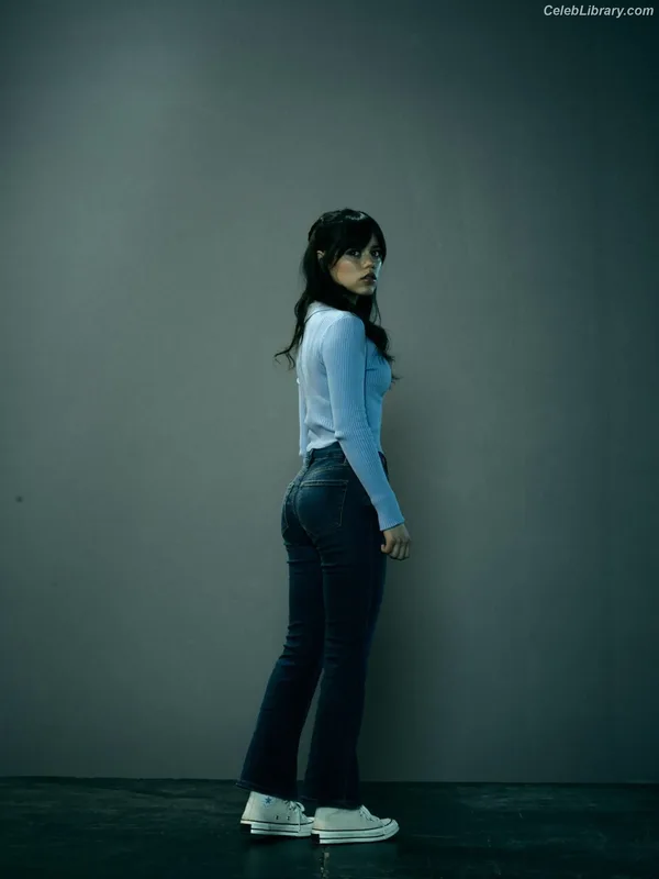 Jenna Ortega photo 9 of 5476