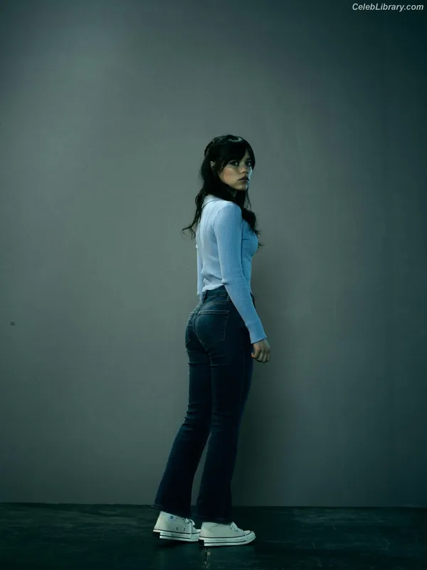 Jenna Ortega photo 10 of 5476