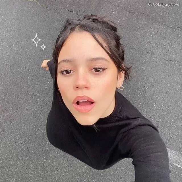 Jenna Ortega photo 17 of 5476