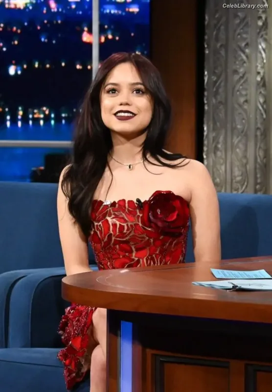 Jenna Ortega photo 21 of 5476