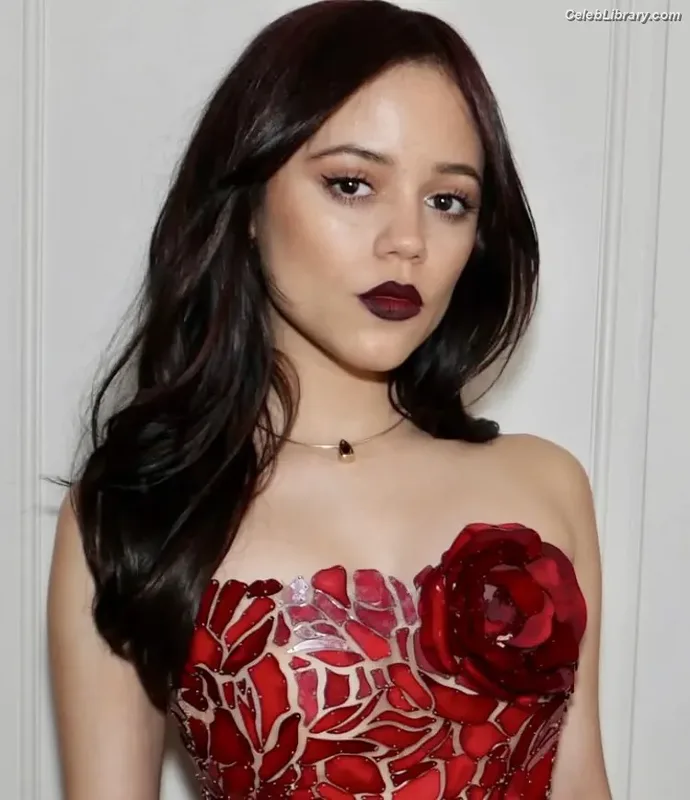 Jenna Ortega photo 22 of 5476