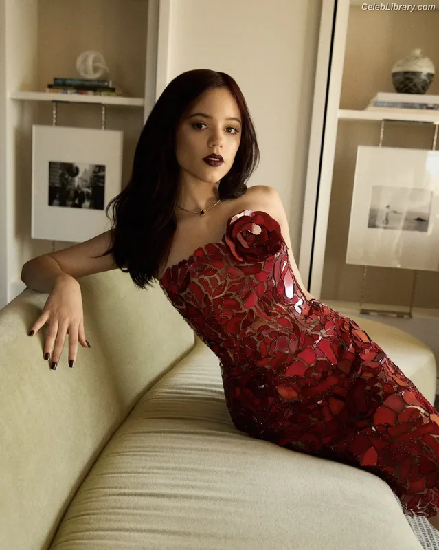 Jenna Ortega photo 23 of 5476