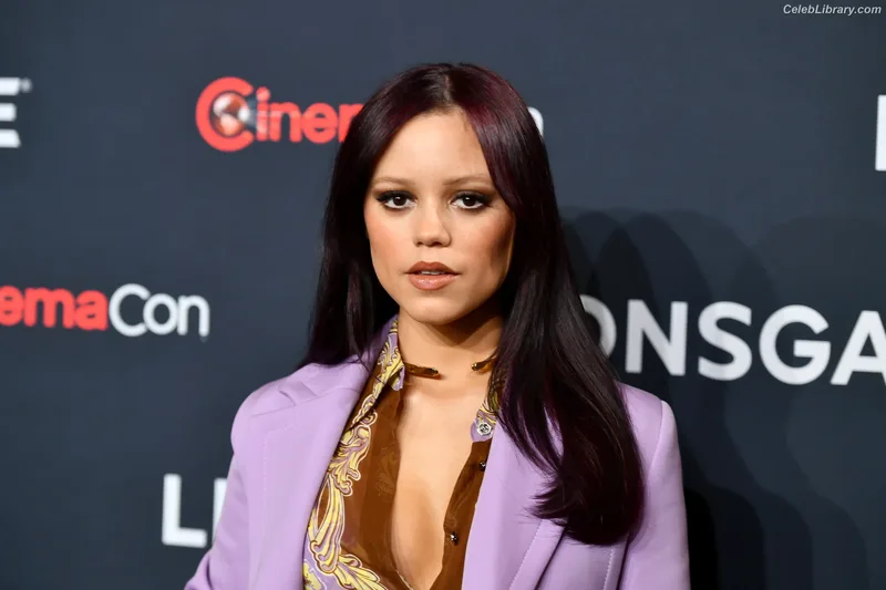 Jenna Ortega photo 3 of 5476