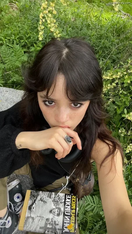 Jenna Ortega photo 3 of 5476
