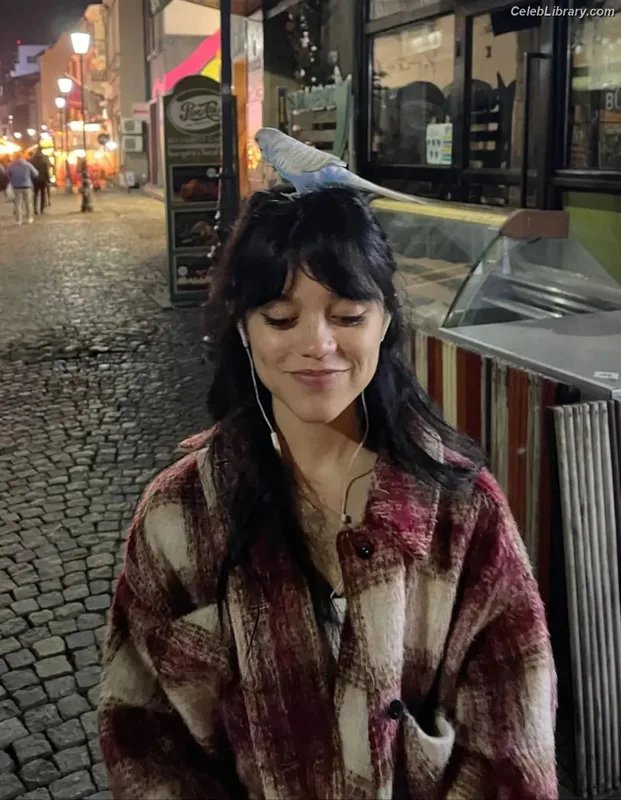 Jenna Ortega photo 8 of 5476