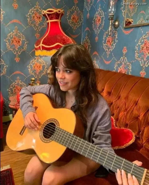 Jenna Ortega photo 9 of 5476