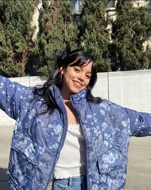 Jenna Ortega photo 19 of 5476