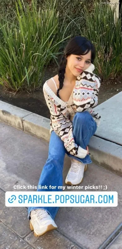 Jenna Ortega photo 3 of 5476