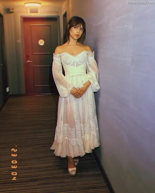 Jenna Ortega photo 6 of 5476