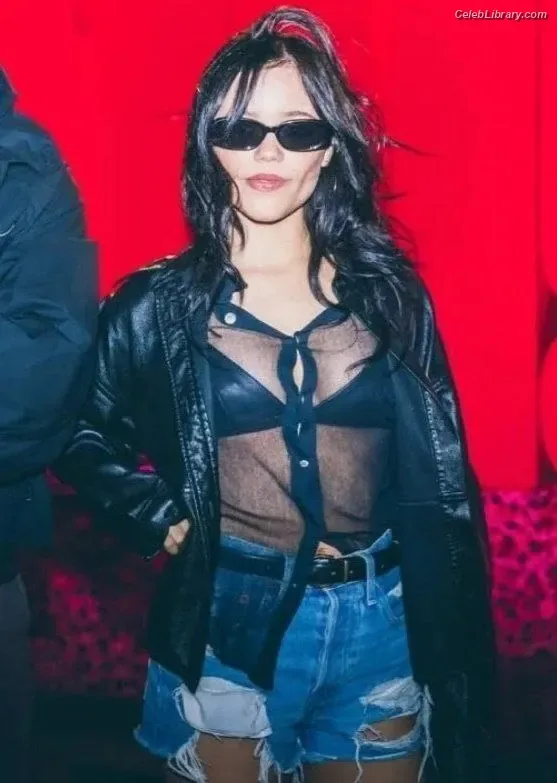 Jenna Ortega photo 9 of 5476
