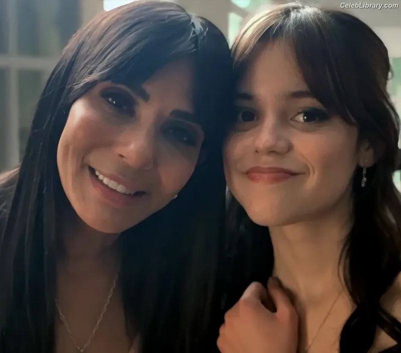 Jenna Ortega photo 9 of 5476