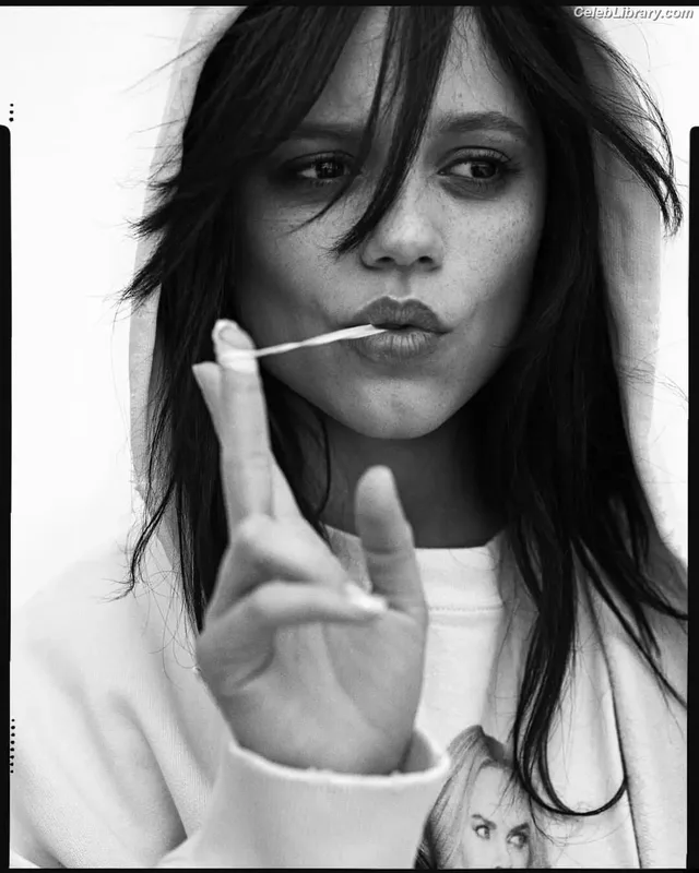 Jenna Ortega photo 19 of 5476