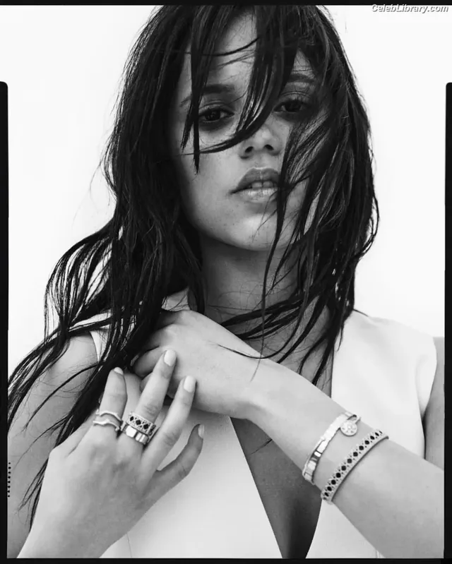 Jenna Ortega photo 22 of 5476