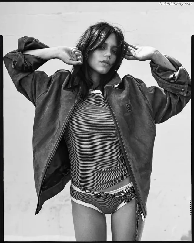 Jenna Ortega photo 4 of 5476