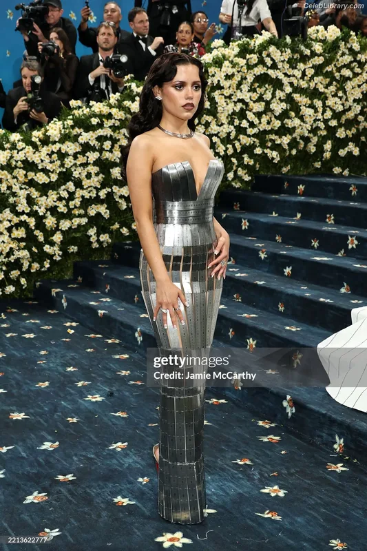 Jenna Ortega photo 3 of 5476