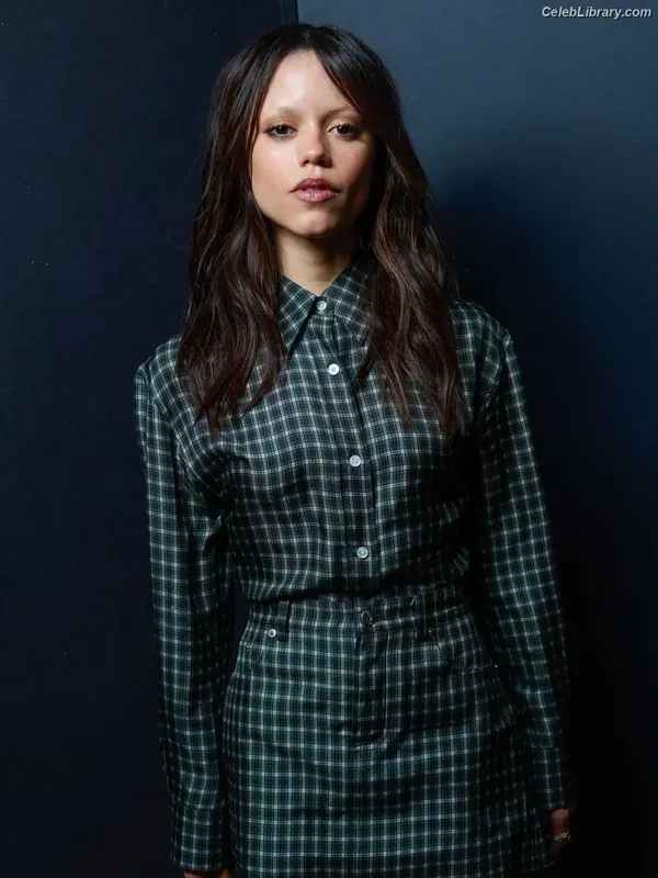 Jenna Ortega photo 2 of 5476