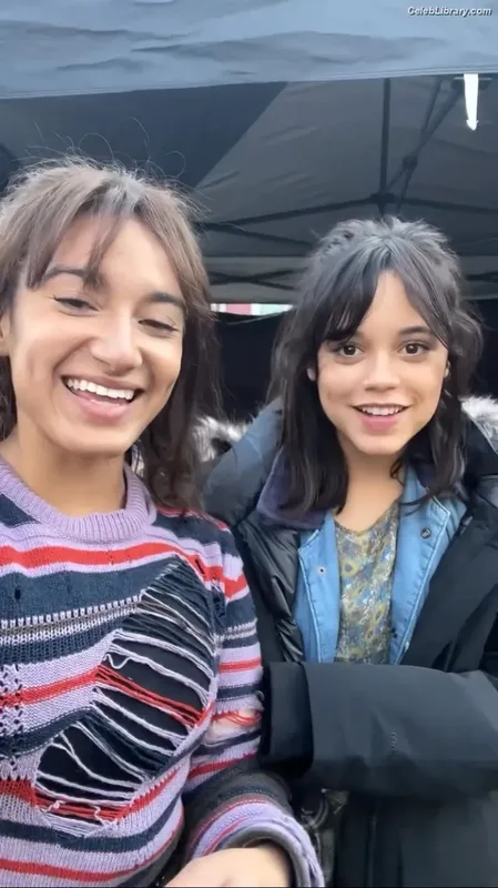 Jenna Ortega photo 1 of 5476
