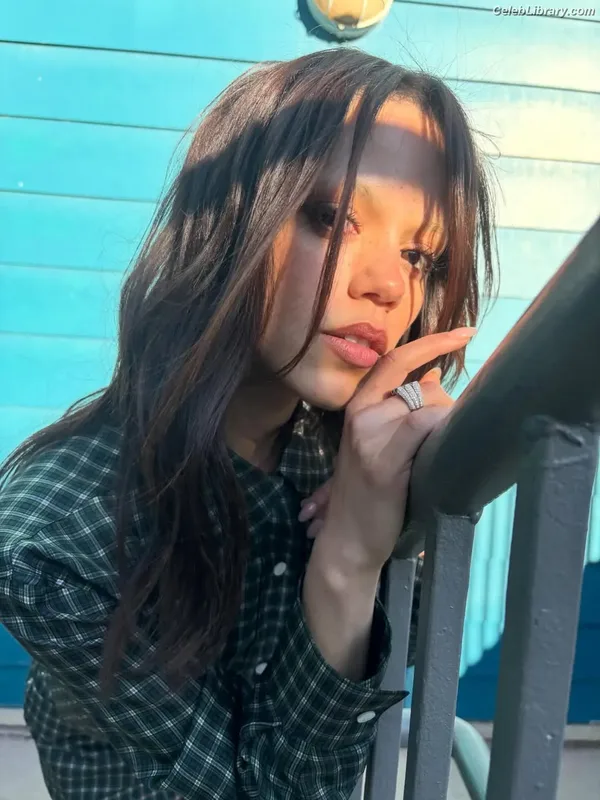 Jenna Ortega photo 6 of 5476
