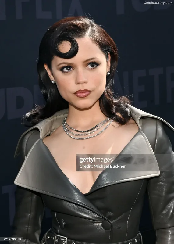 Jenna Ortega photo 5 of 5476